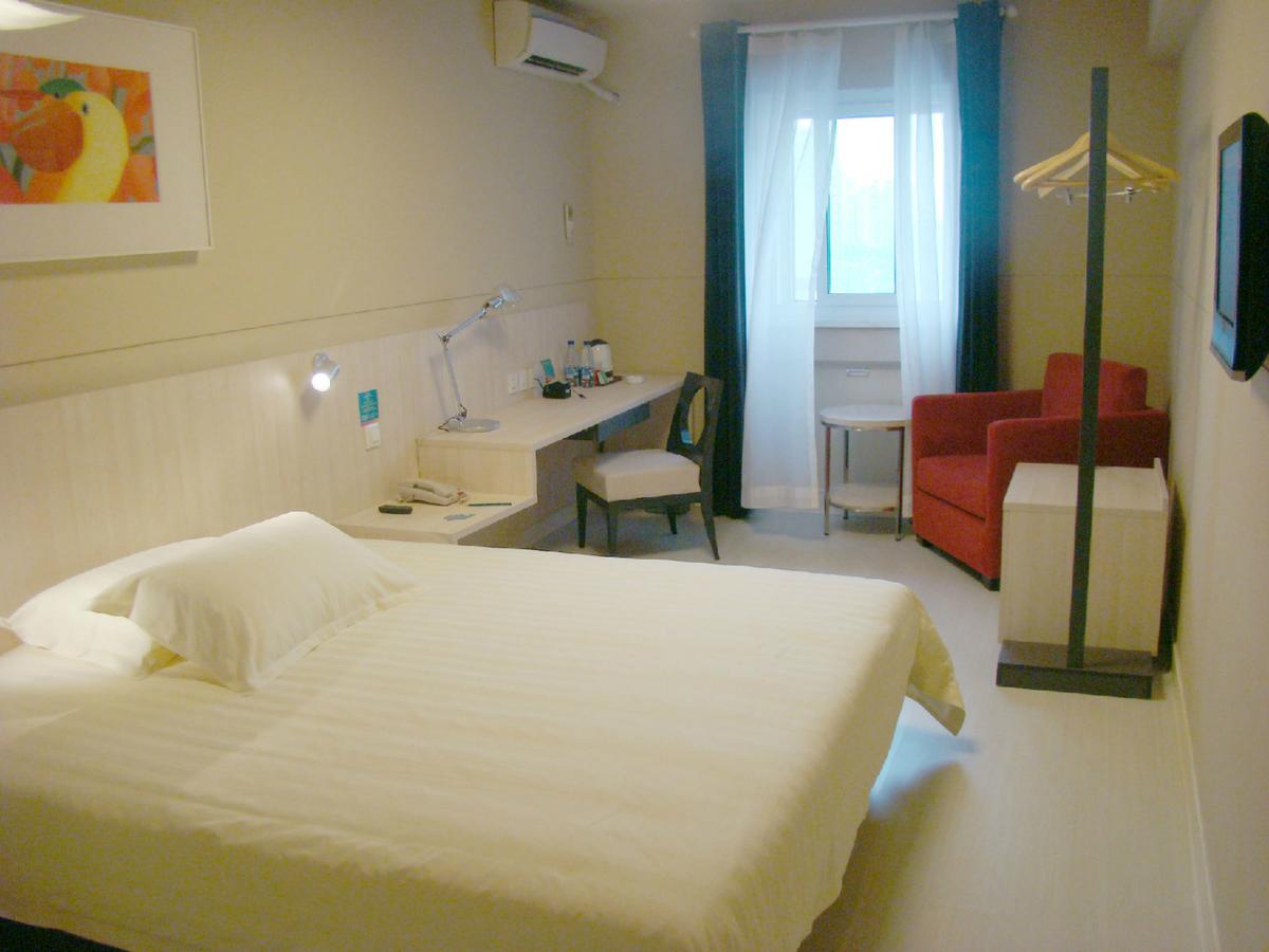 Jinjiang Inn Shenyang North Railway Station Huigong Square Екстериор снимка